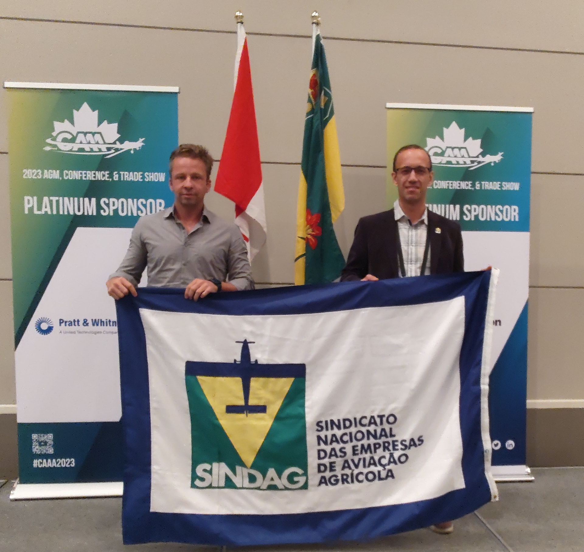 Gabriel Colle representando o SINDAG em conferência internacional no Canadá