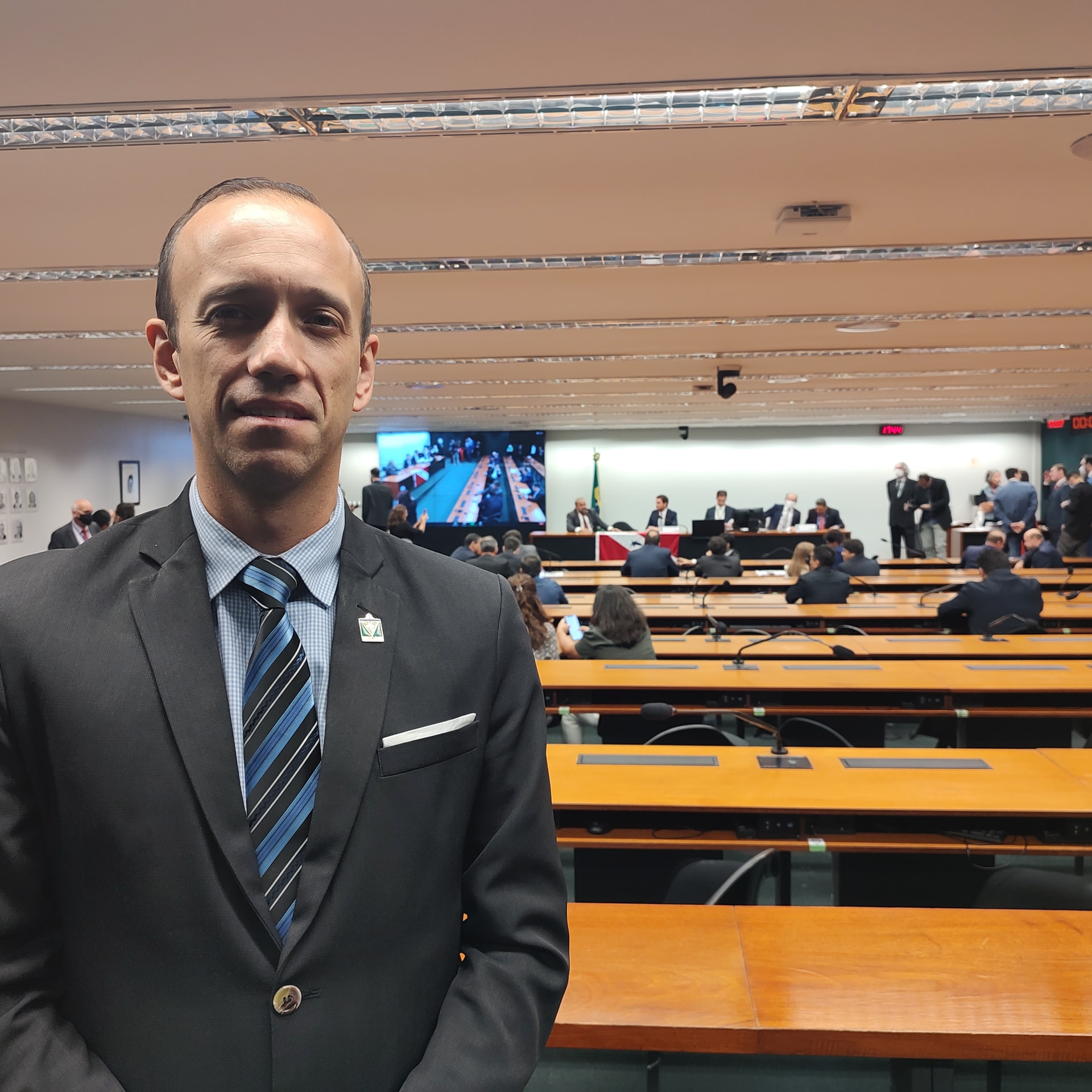 Gabriel Colle em audiência pública representando o setor